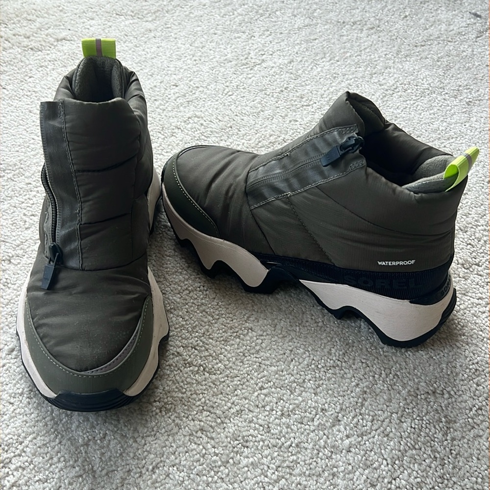 Sorel bootie size 6